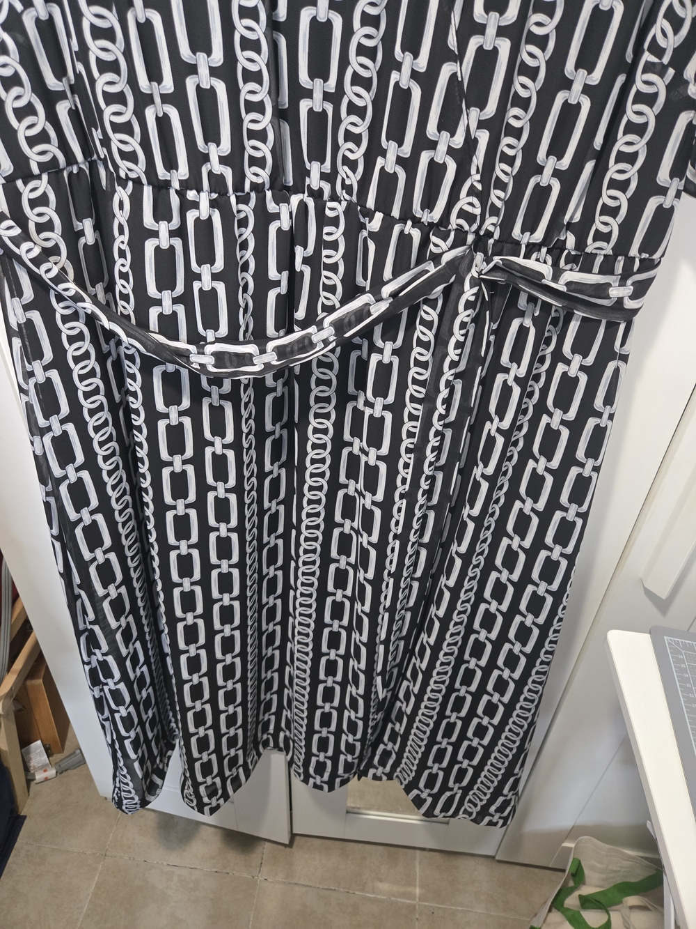 Black & White Chain-Print V-Neck Women's Dress - Picture 5 of 9